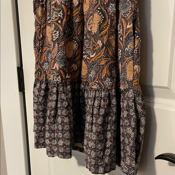 Patterned Brown Floral Ruffle Dress - Picture 6 of 9